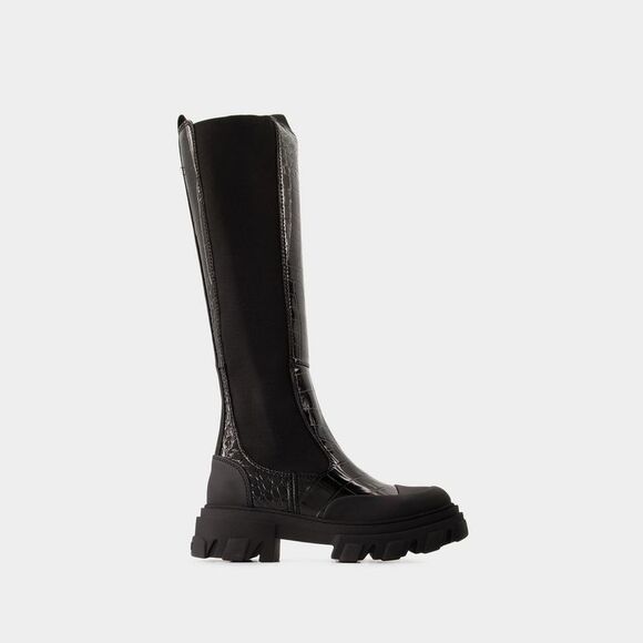 Elevated Chelsea Boots with Heeled Cleat Design - Picture 1 of 3
